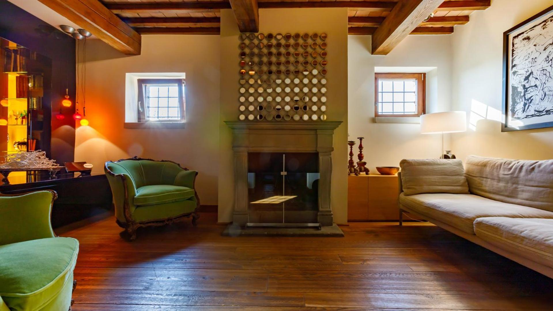 Casa Eugenia 8, Emma *