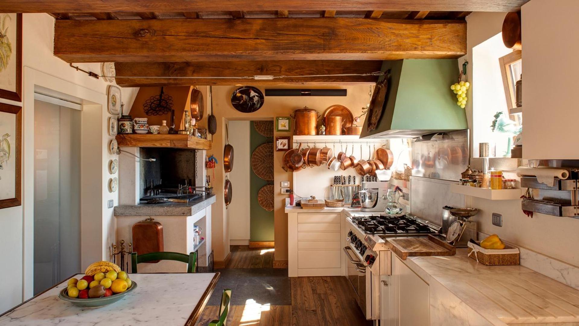 Casa Eugenia 8, Emma Villa Pesaro